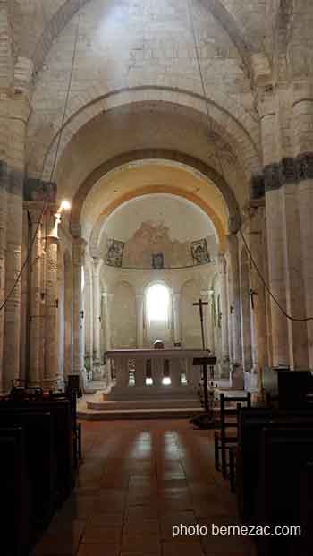 Mornac eglise saint-pierre, interieur